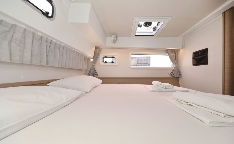 Lagoon 42