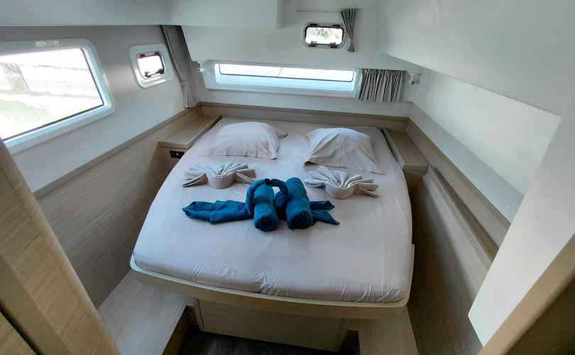 Lagoon 42