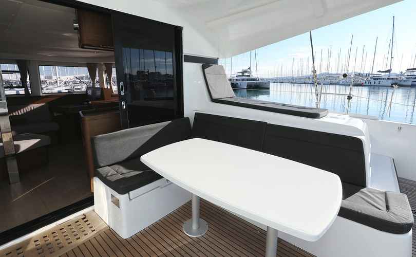 Lagoon 42