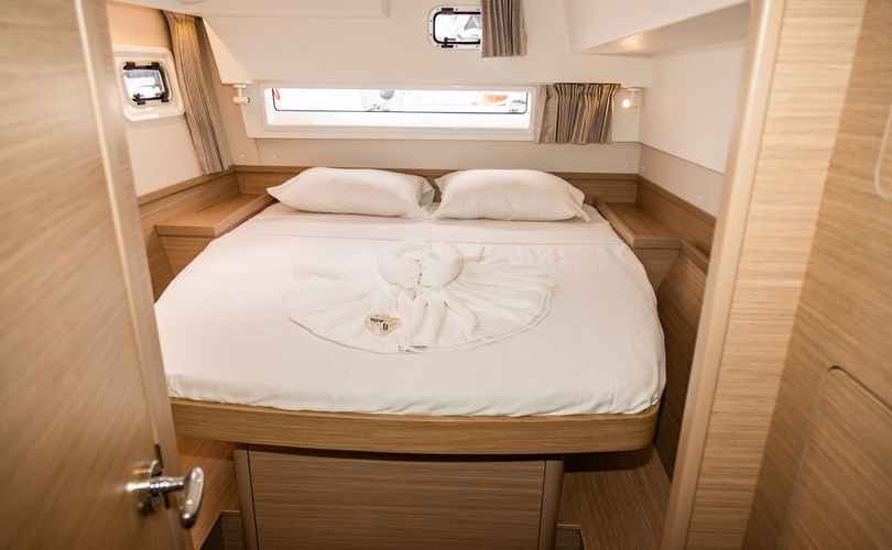 Lagoon 42