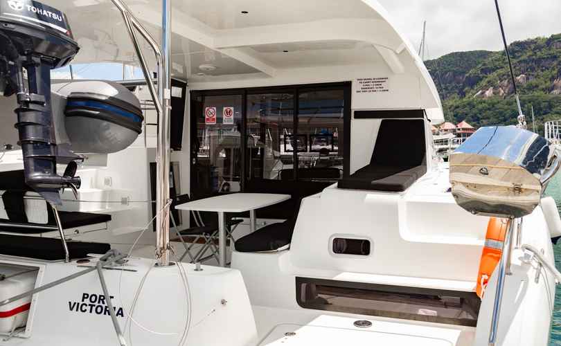 Lagoon 42