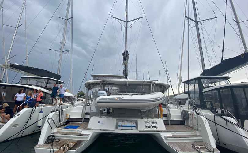Lagoon 42