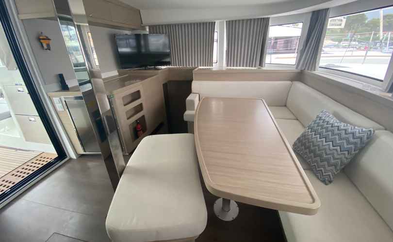 Lagoon 42