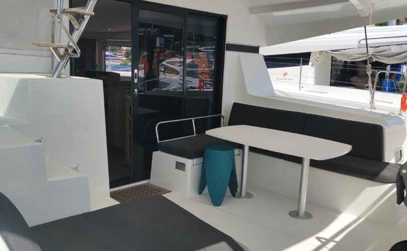 Lagoon 42