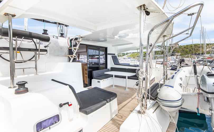 Lagoon 42