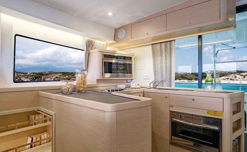 Lagoon 42