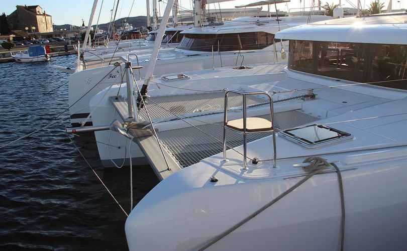 Lagoon 42