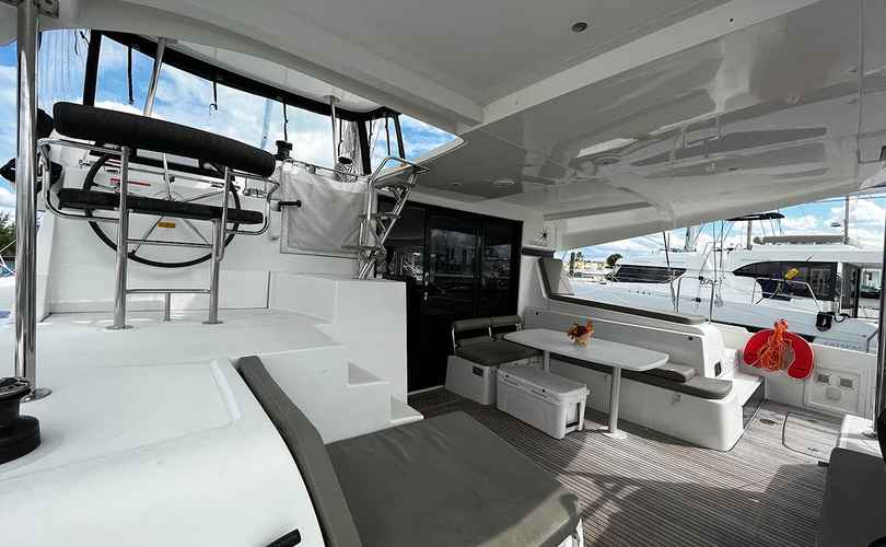 Lagoon 42