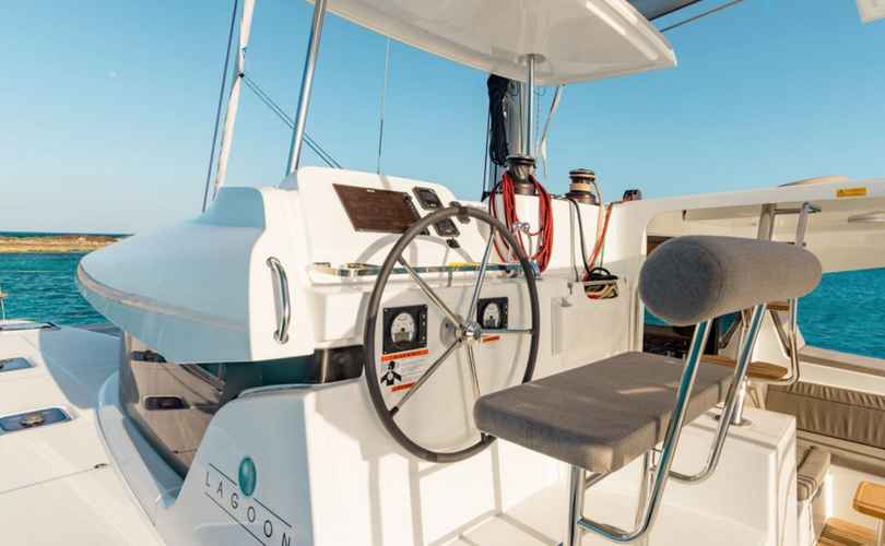 Lagoon 42