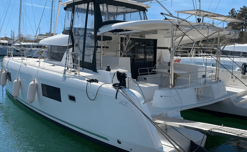 Lagoon 42