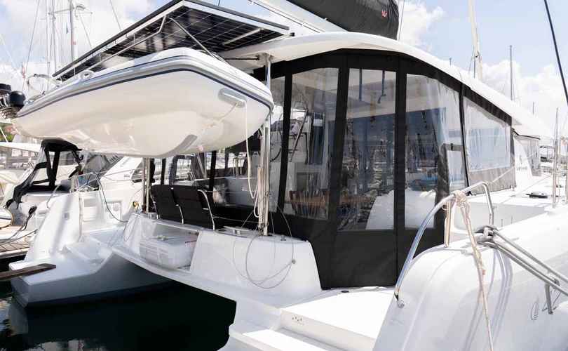 Lagoon 42