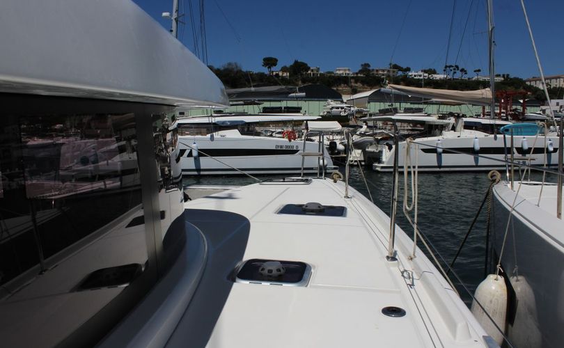 Lagoon 42