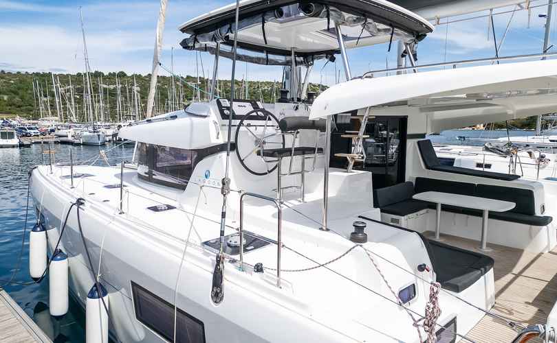 Lagoon 42