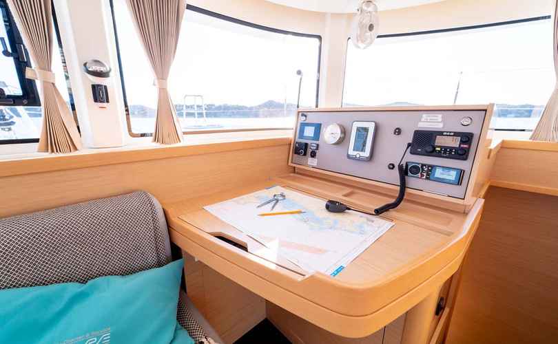 Lagoon 42