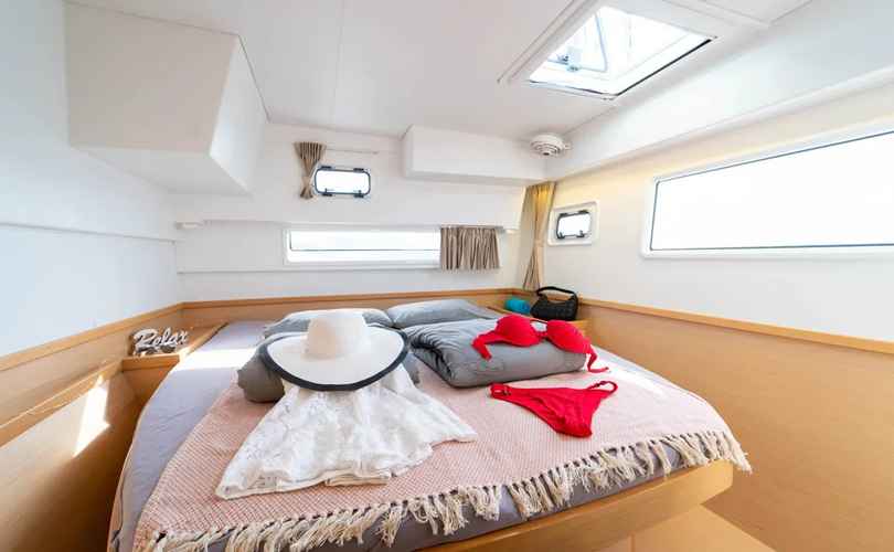 Lagoon 42