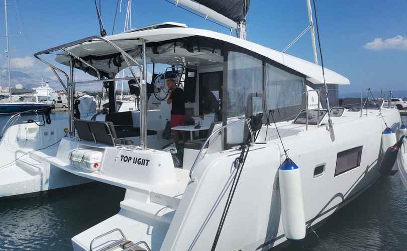 Lagoon 42