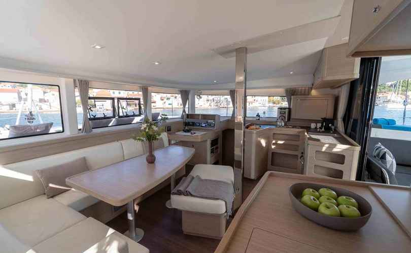 Lagoon 42