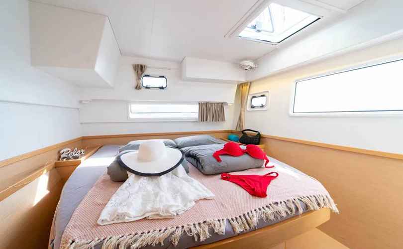 Lagoon 42