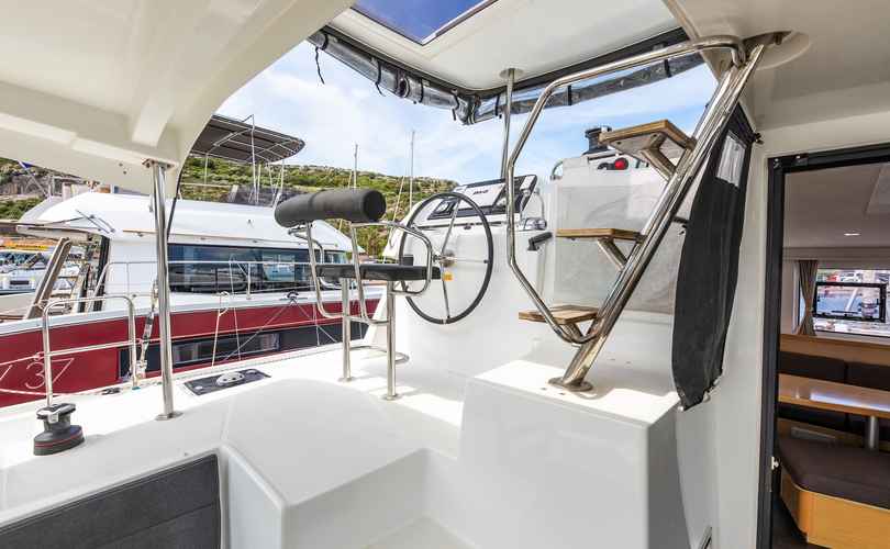 Lagoon 42