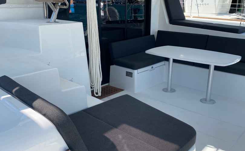 Lagoon 42