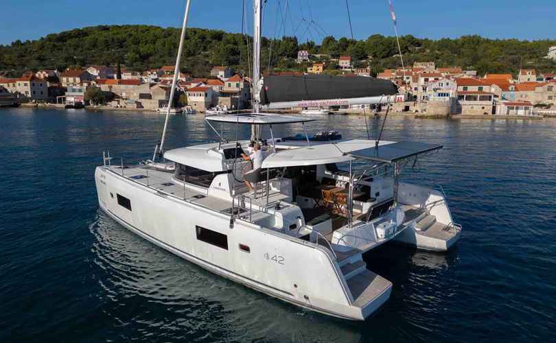 Lagoon 42