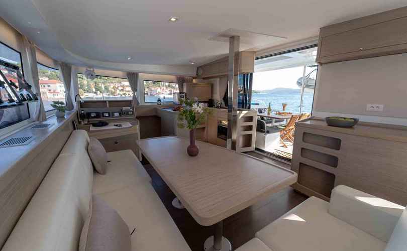 Lagoon 42