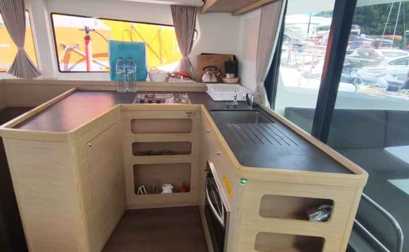 Lagoon 42