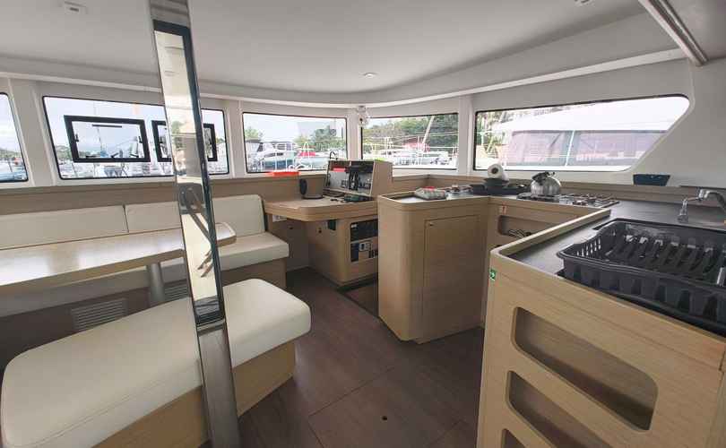 Lagoon 42