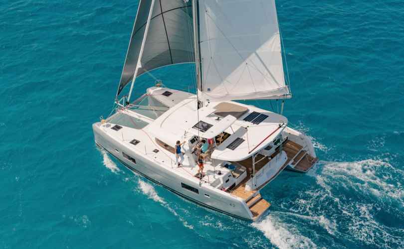 Lagoon 42