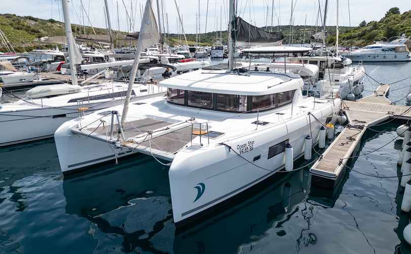 Lagoon 42