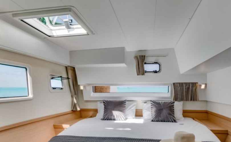Lagoon 42