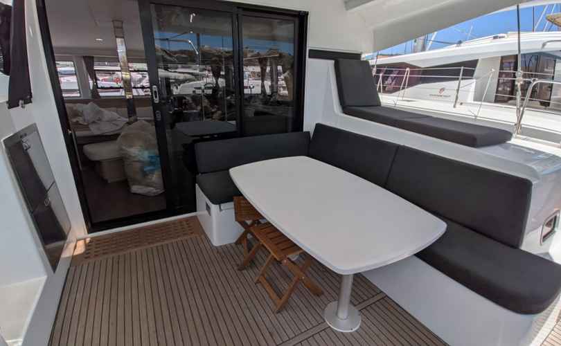 Lagoon 42
