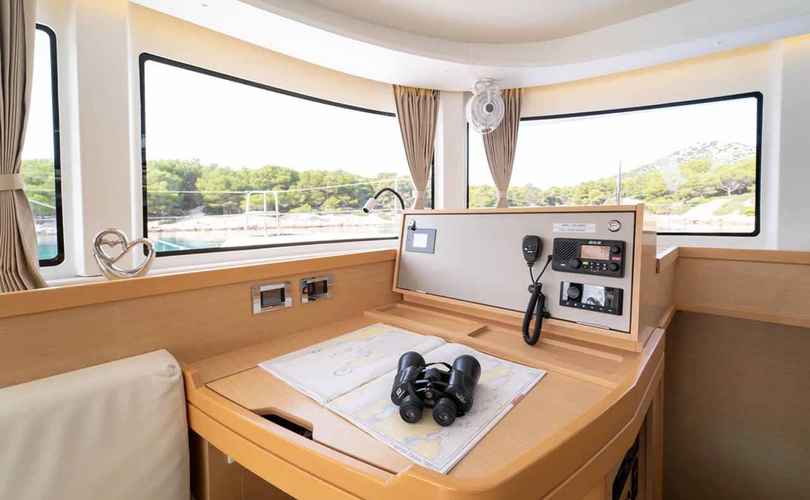 Lagoon 42