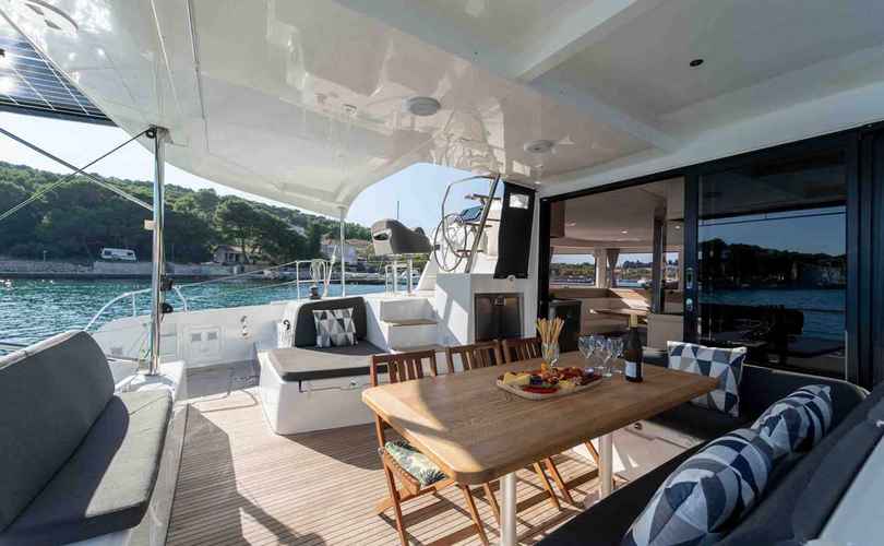 Lagoon 42