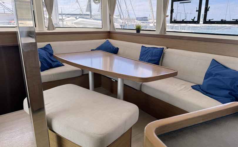 Lagoon 42