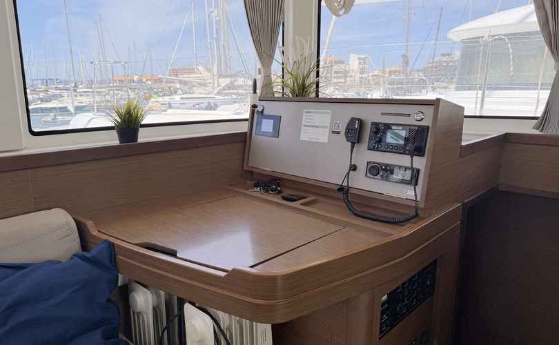 Lagoon 42