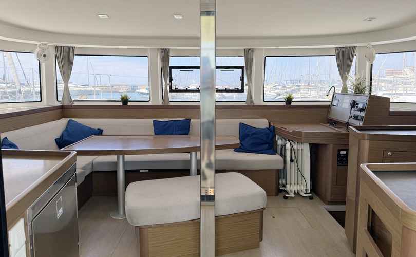 Lagoon 42