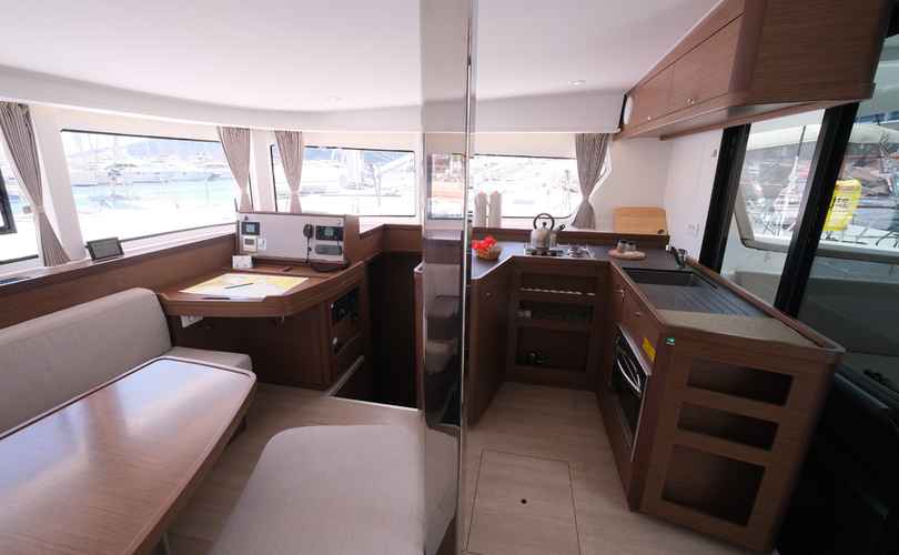 Lagoon 42