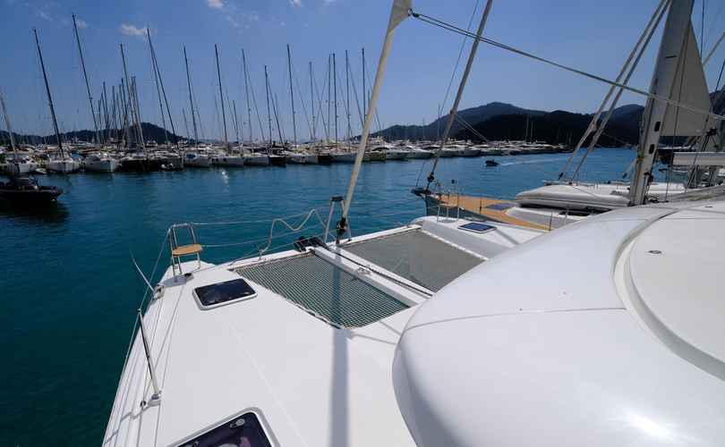 Lagoon 42