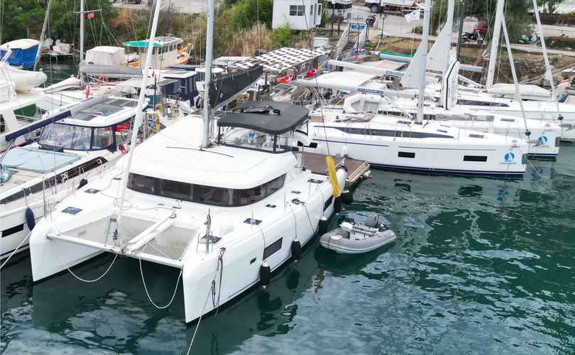 Lagoon 42