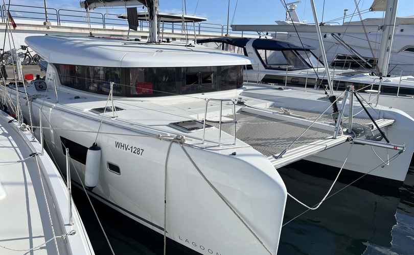 Lagoon 42
