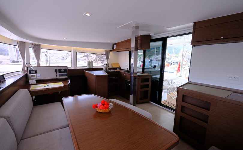 Lagoon 42
