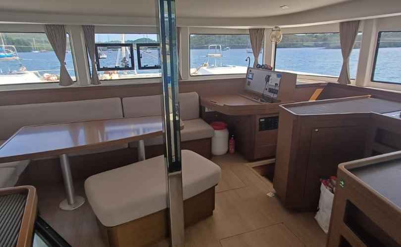 Lagoon 42
