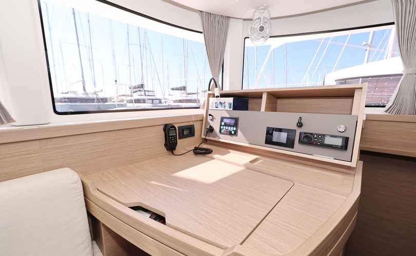 Lagoon 42