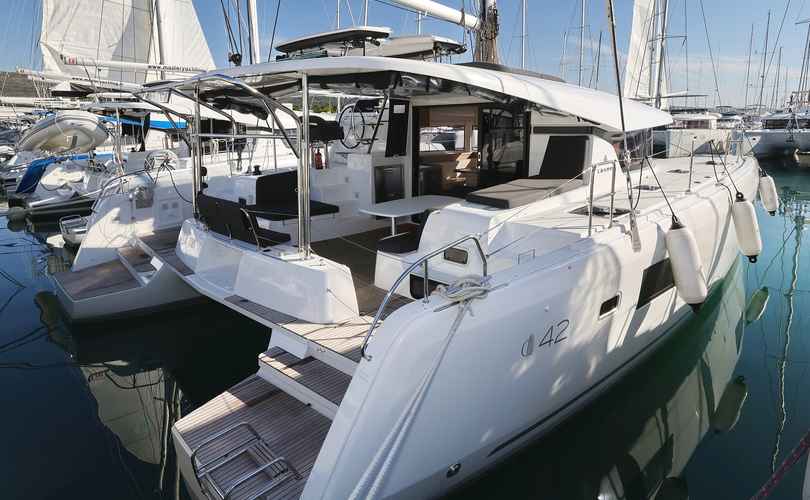 Lagoon 42