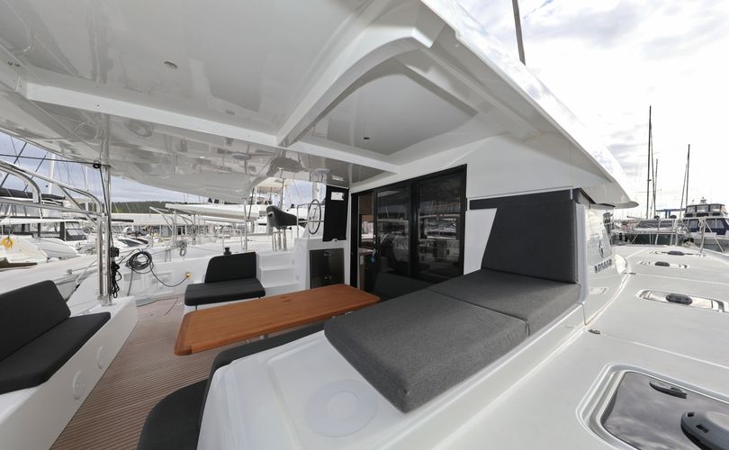 Lagoon 42