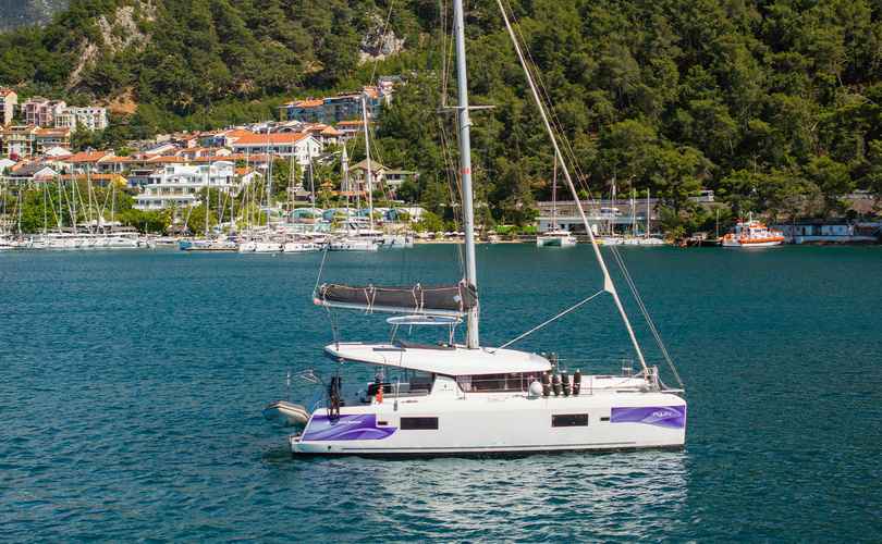 Lagoon 42