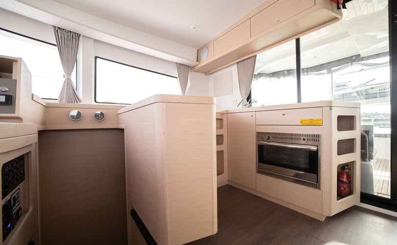 Lagoon 42