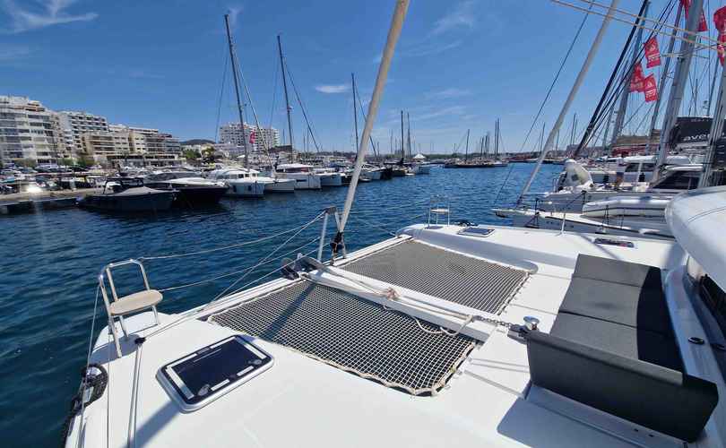 Lagoon 42