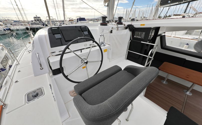 Lagoon 42